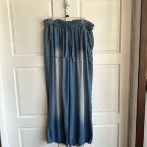 The cutest flowing pants.